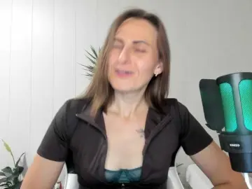 Bongacams Sex Cam of Kiza9