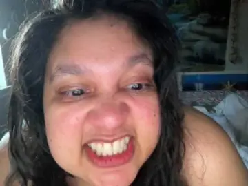 Bongacams Sex Chat of DUMBHOEMELANIE