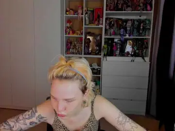 Bongacams Sex Cam of Cool-Love