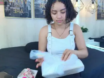 Bongacams Adult Video Chat of Baby-Curly