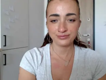 Bongacams Free Porn Cam of LorennePlay