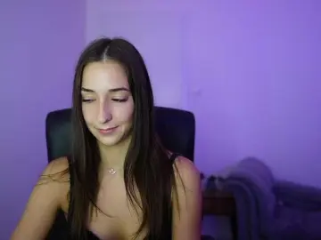 Bongacams Watch Live Sex Cams of Crystalbrunette18