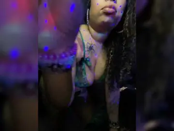Bongacams Sex Cam of BigButtSarena