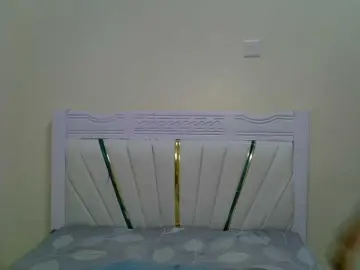 Bongacams Sex Cam of PetiteNoir