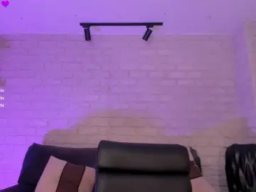 Bongacams Live Sex Cam of MiaRoberts1