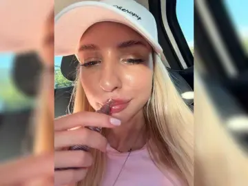 Bongacams Free Porn Cam of EwaBrown