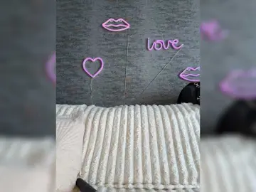 Bongacams Watch Live Sex Cams of MelodyFox