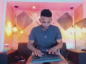 Cam4 Best Webcam of dominic_max1