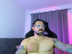 Cam4 Live Sex of TheMagicFoxxx