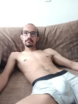Cam4 Live Porn of Oliver_g0ldberg