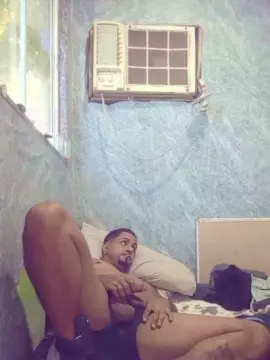 Cam4 Live Sex Cam of theuzinsaldanha
