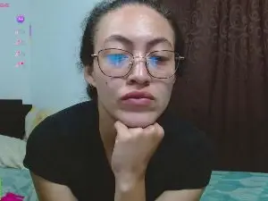 Cam4 Watch Live Sex Cams of Amitlu_