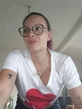Cam4 Live Porn of cerise132