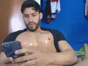 Cam4 Adult Webcam of DERECKHOT33