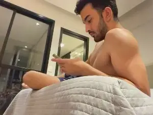 Cam4 Free Live Porn of Drgym18