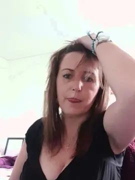 Cam4 Live Porn of Desiree1951