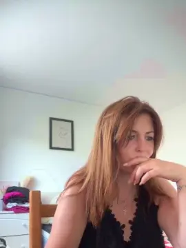 Cam4 Watch Live Sex Cams of Desiree1951