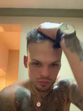 Cam4 Live Sex of nicolas2471
