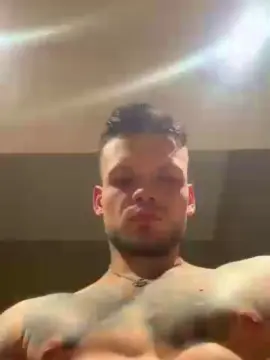 Cam4 Live Porn of nicolas2471