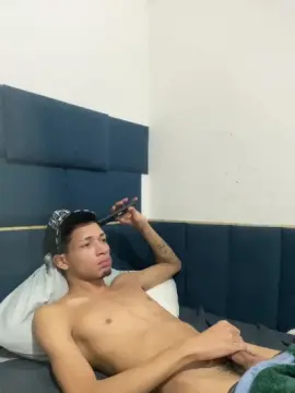 Cam4 Live Sex Cam of Mlknovinhooo