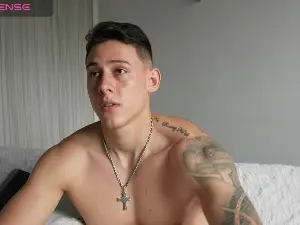Cam4 Live Porn of Latino_Milk_99