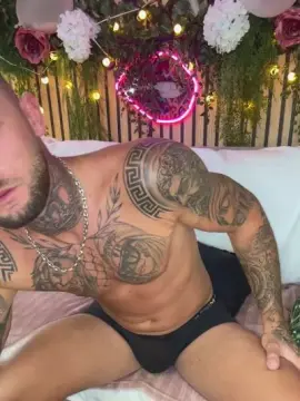 Cam4 Sex Cam of Loretino1