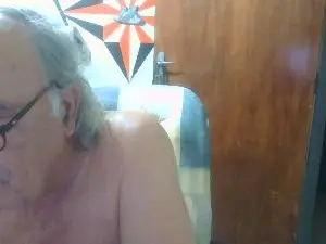 Cam4 Free Live Porn of bohemio_54