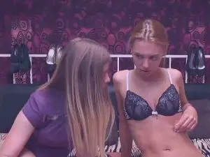 Cam4 Nude Webcam of BlondeWitchez