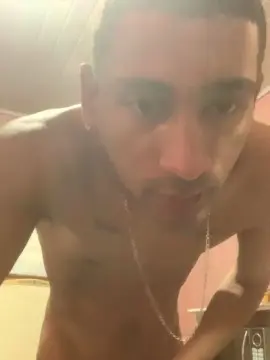 Cam4 Free Live Porn of brunootz