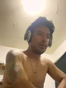 Cam4 Free Live Porn of Brandoncarlosa