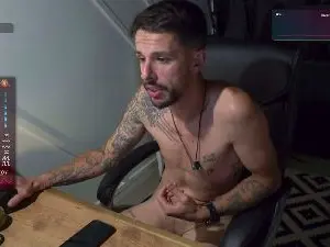 Cam4 Sex Chat of monsieurguitsxx