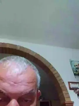 Cam4 Sex Cam of giovanniAP