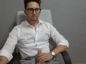 Cam4 Free Live Porn of masterboss_