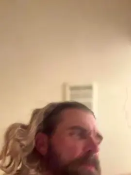 Cam4 Live Sex Cam of kingthrobert0
