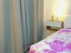 Cam4 Live Porn of meganqueen2