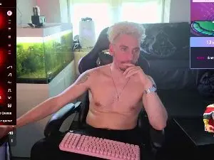 Cam4 Adult Webcam of Rayzel_White