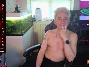 Cam4 Free Live Porn of Rayzel_White