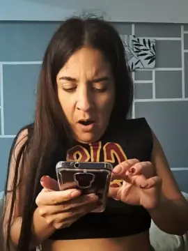 Cam4 Live Sex Cam of MoiraKiss