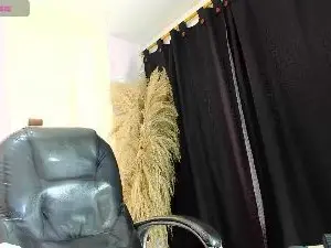Cam4 Live Sex Cam of Milf_karlye