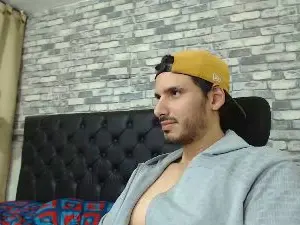 Cam4 Sex Cam of Tyler_dn