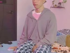 Cam4 Private Sex Chat of cuddly_twink