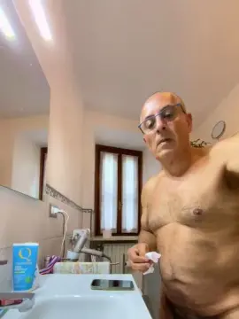 Cam4 Free Live Porn of Milk1958