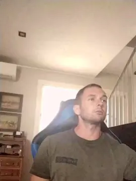 Cam4 Free Live Porn of riccardoyeah