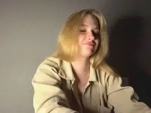 Cam4 Live Porn of LatoshaRenzoni