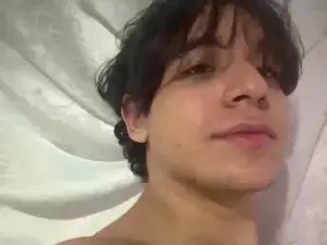 Cam4 Sex Chat of Cazzinn