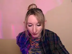 Cam4 Best Webcam of LillyBluee
