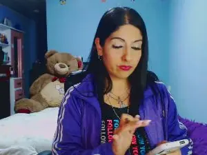 Cam4 Live Sex Cam of Sahotlove1_