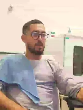 Cam4 Live Sex Cam of HShotsmilegyn