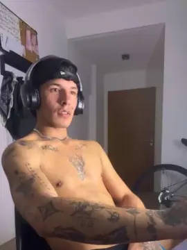 Cam4 Live Porn of magnoricci