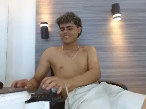Cam4 Watch Live Sex Cams of Lelehott01